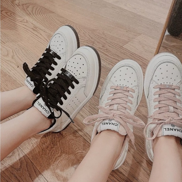 Authentic Chanel classic black and white sneakers - Picture 3 of 7